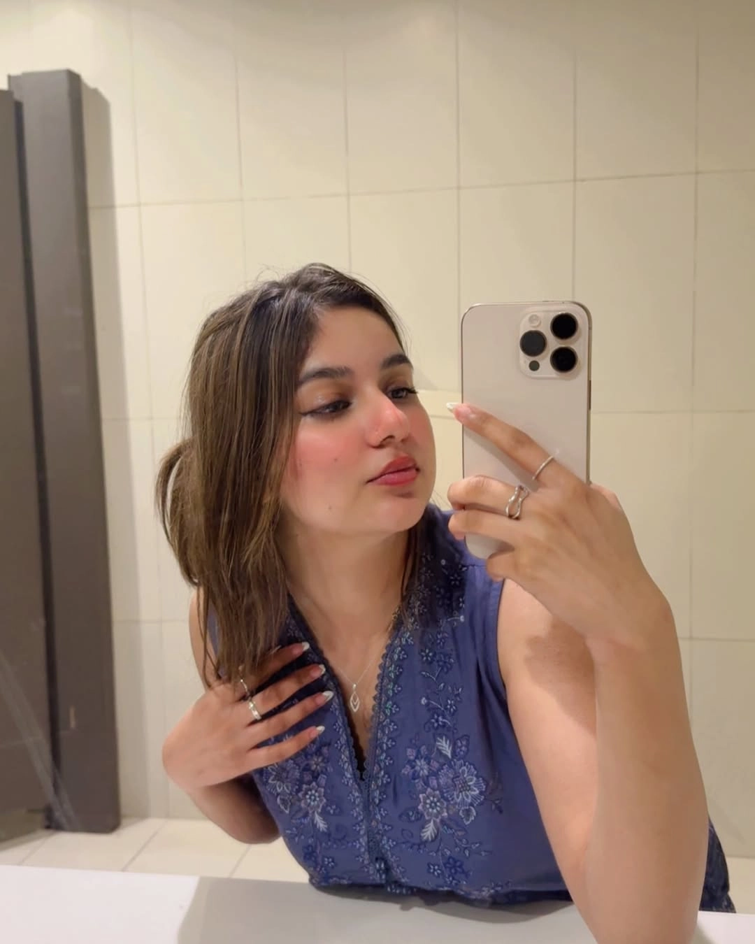 She gained wide recognition via her Instagram handle @samiyashianz, amassing around 750k–786k followers, where she shares reels, lifestyle snapshots, and beauty content